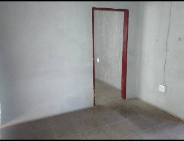 2 BEDROOM HOUSE FOR SALE IN TSAKANE